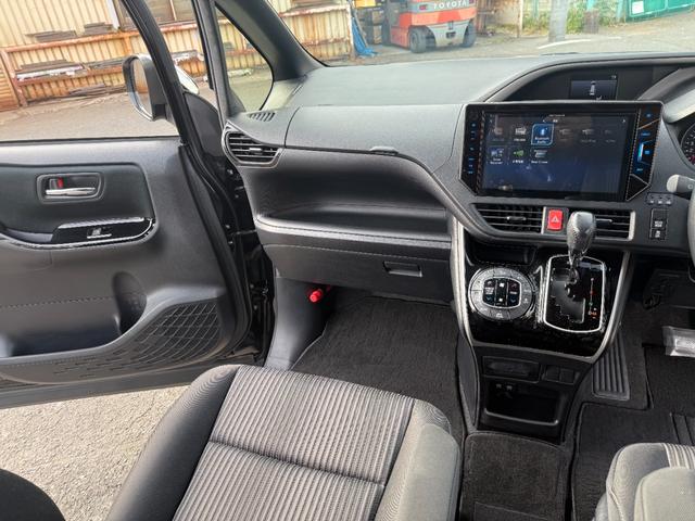 ヴォクシー ＺＳ　煌　カロッツェリア１０インチナビ　Ｂｌｕｅｔｏｏｔｈ　フルセグＴＶ　後席モニター　ドライブレコーダー　バックカメラ　ＥＴＣ　クルーズコントロール　ＬＥＤヘッドライト　リアオートエアコン　両側パワースライド（35枚目）