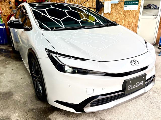 プリウス Ｚ　ガラスルーフ／レザーシート／ＣａｒＰｌａｙ／Ｂｌｕｅｔｏｏｔｈ／地デジ／シートヒーター＆ベンチレーション／ＥＴＣ２．０／ＴＳＳ／ＢＳＭ／パーキングアシスト／デジタルインナーミラー／パノラマミックビュー（4枚目）