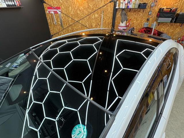 プリウス Ｚ　ガラスルーフ／レザーシート／ＣａｒＰｌａｙ／Ｂｌｕｅｔｏｏｔｈ／地デジ／シートヒーター＆ベンチレーション／ＥＴＣ２．０／ＴＳＳ／ＢＳＭ／パーキングアシスト／デジタルインナーミラー／パノラマミックビュー（13枚目）