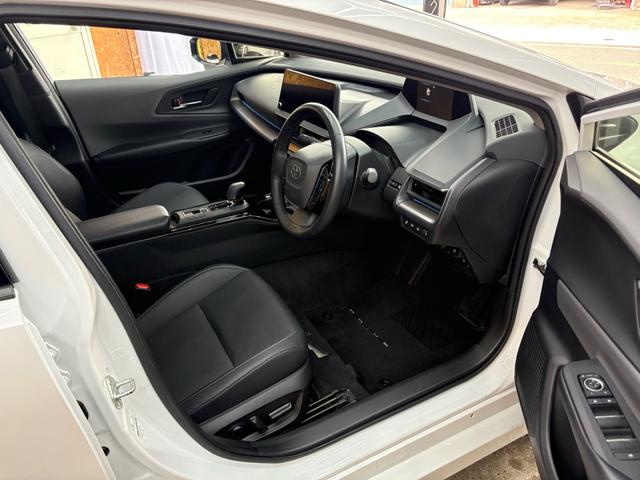 プリウス Ｚ　ガラスルーフ／レザーシート／ＣａｒＰｌａｙ／Ｂｌｕｅｔｏｏｔｈ／地デジ／シートヒーター＆ベンチレーション／ＥＴＣ２．０／ＴＳＳ／ＢＳＭ／パーキングアシスト／デジタルインナーミラー／パノラマミックビュー（30枚目）