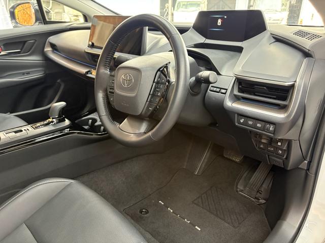 プリウス Ｚ　ガラスルーフ／レザーシート／ＣａｒＰｌａｙ／Ｂｌｕｅｔｏｏｔｈ／地デジ／シートヒーター＆ベンチレーション／ＥＴＣ２．０／ＴＳＳ／ＢＳＭ／パーキングアシスト／デジタルインナーミラー／パノラマミックビュー（31枚目）