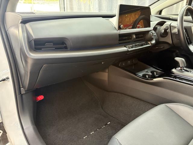 プリウス Ｚ　ガラスルーフ／レザーシート／ＣａｒＰｌａｙ／Ｂｌｕｅｔｏｏｔｈ／地デジ／シートヒーター＆ベンチレーション／ＥＴＣ２．０／ＴＳＳ／ＢＳＭ／パーキングアシスト／デジタルインナーミラー／パノラマミックビュー（34枚目）