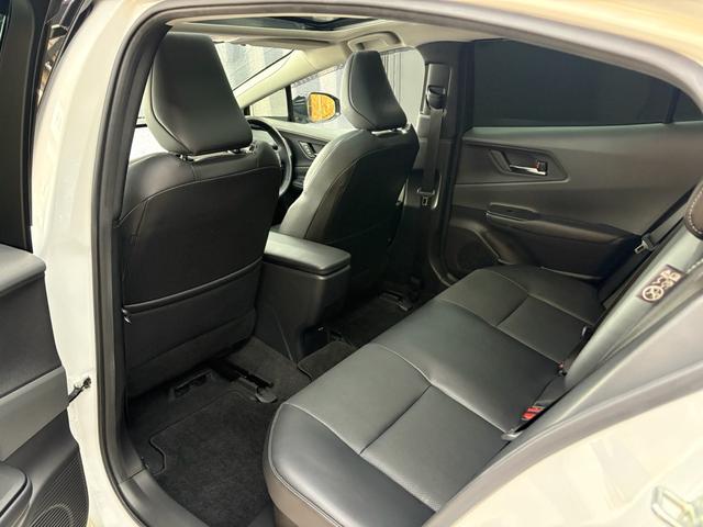 プリウス Ｚ　ガラスルーフ／レザーシート／ＣａｒＰｌａｙ／Ｂｌｕｅｔｏｏｔｈ／地デジ／シートヒーター＆ベンチレーション／ＥＴＣ２．０／ＴＳＳ／ＢＳＭ／パーキングアシスト／デジタルインナーミラー／パノラマミックビュー（39枚目）