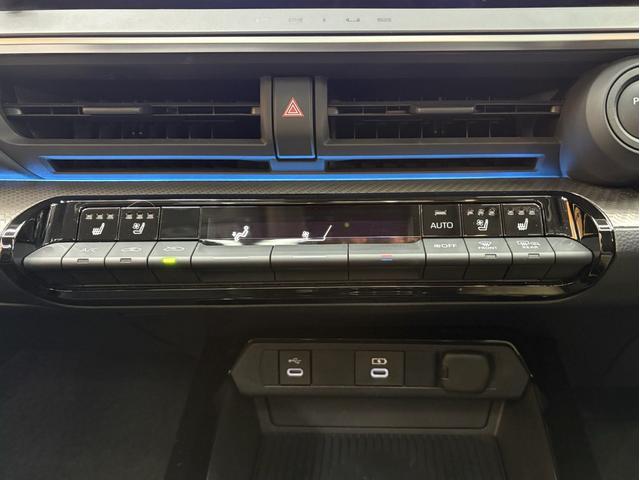 プリウス Ｚ　ガラスルーフ／レザーシート／ＣａｒＰｌａｙ／Ｂｌｕｅｔｏｏｔｈ／地デジ／シートヒーター＆ベンチレーション／ＥＴＣ２．０／ＴＳＳ／ＢＳＭ／パーキングアシスト／デジタルインナーミラー／パノラマミックビュー（56枚目）