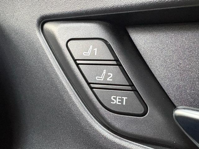 プリウス Ｚ　ガラスルーフ／レザーシート／ＣａｒＰｌａｙ／Ｂｌｕｅｔｏｏｔｈ／地デジ／シートヒーター＆ベンチレーション／ＥＴＣ２．０／ＴＳＳ／ＢＳＭ／パーキングアシスト／デジタルインナーミラー／パノラマミックビュー（60枚目）