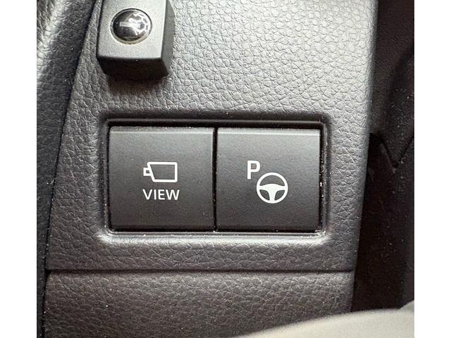 プリウス Ｚ　ガラスルーフ／レザーシート／ＣａｒＰｌａｙ／Ｂｌｕｅｔｏｏｔｈ／地デジ／シートヒーター＆ベンチレーション／ＥＴＣ２．０／ＴＳＳ／ＢＳＭ／パーキングアシスト／デジタルインナーミラー／パノラマミックビュー（62枚目）