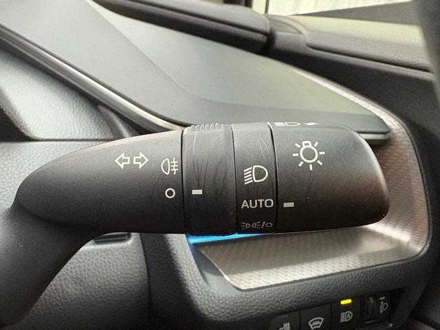 プリウス Ｚ　ガラスルーフ／レザーシート／ＣａｒＰｌａｙ／Ｂｌｕｅｔｏｏｔｈ／地デジ／シートヒーター＆ベンチレーション／ＥＴＣ２．０／ＴＳＳ／ＢＳＭ／パーキングアシスト／デジタルインナーミラー／パノラマミックビュー（64枚目）