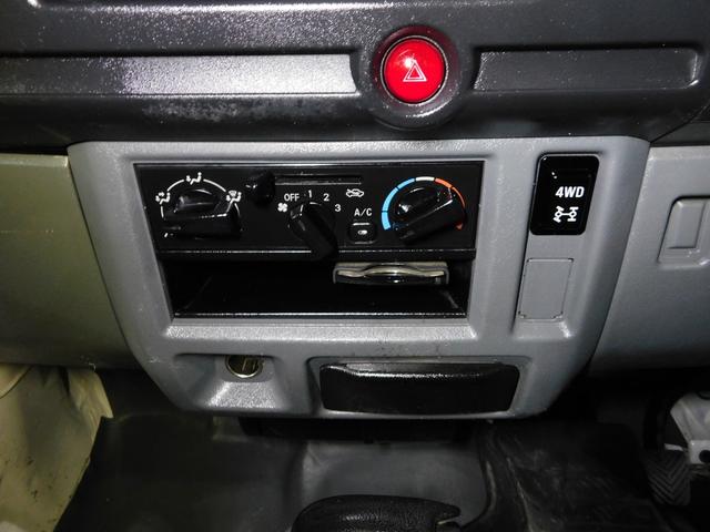 ミニキャブトラック Ｖタイプ　エアコン　パワステ　ＡＴ車　４ＷＤ　ＥＴＣ　パネルバン　幌　宅配仕様車　特装車　観音開き　配達仕様　ホロ　軽貨物（39枚目）