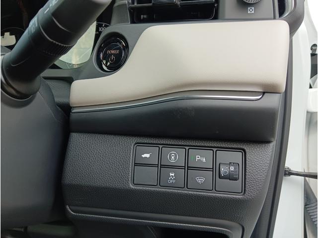 ヴェゼル ｅ：ＨＥＶ　ＰＬａＹ　★パノラマルーフ！★マルチビューカメラシステム！★プレミアムオーディオ！★ＢＳＩ！★ヒーター付きコンビシート！（14枚目）