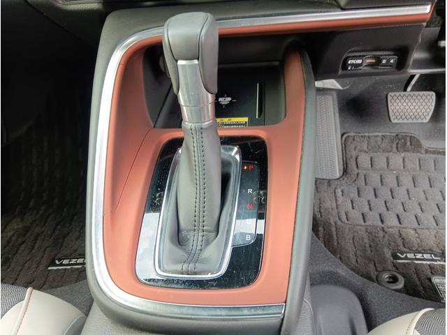 ヴェゼル ｅ：ＨＥＶ　ＰＬａＹ　★ＥＴＣ！★ドライブレコーダー！★シートヒーター！★Ｂｌｕｅｔｏｏｔｈ！★ＡＵＸ・ＦＭ・ＡＭ！（17枚目）