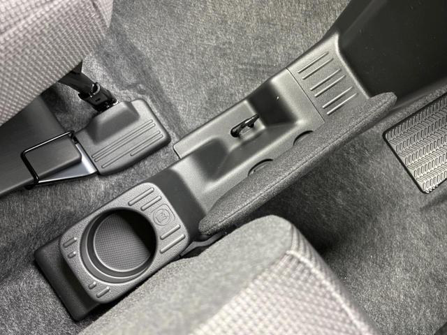 ファン 届け出済み未使用車 ホンダセンシング アダプティブクルーズコントロール 車線逸脱警報 オートエアコン スマートキー クリアランスソナー ステアリングスイッチ LEDヘッドライト 横滑り防止装置 禁煙車(41枚目)