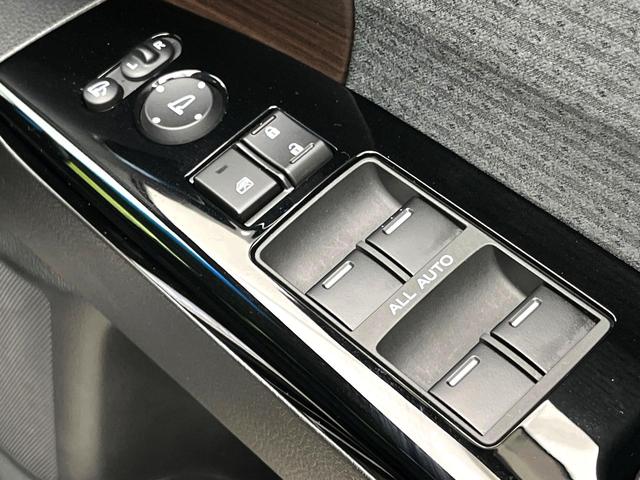 オデッセイハイブリッド ｅ：ＨＥＶアブソルート・ＥＸ　後席モニター　純正１０インチナビ　全周囲カメラ　両側電動ドア　電子パーキング　ホンダセンシング　ＬＥＤヘッド　ＥＴＣ２．０　ドラレコ　電動リアゲート　Ａｐｐｌｅ　ＣａｒＰｌａｙ　シートヒーター　禁煙車（41枚目）