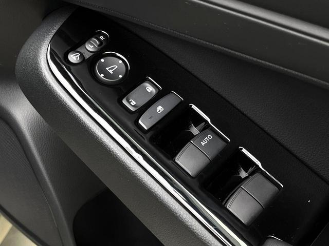 ヴェゼル ｅ：ＨＥＶ　Ｘ　純正９型ナビ　禁煙車　バックカメラ　ホンダセンシング　パドルシフト　スマートキー　ワイヤレス充電器　コーナーセンサー　純正１６インチアルミ　オートエアコン　オートブレーキホールド　ＥＴＣ（21枚目）