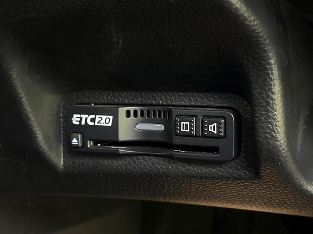 ヴェゼル ｅ：ＨＥＶ　Ｘ　純正９型ナビ　禁煙車　バックカメラ　ホンダセンシング　パドルシフト　スマートキー　ワイヤレス充電器　コーナーセンサー　純正１６インチアルミ　オートエアコン　オートブレーキホールド　ＥＴＣ（23枚目）