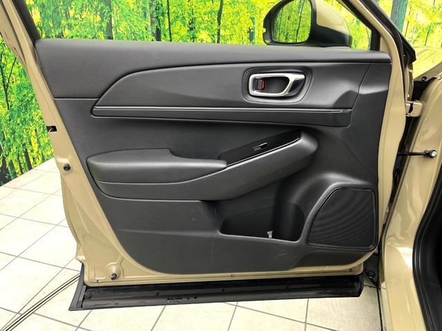ヴェゼル ｅ：ＨＥＶ　Ｘ　純正９型ナビ　禁煙車　バックカメラ　ホンダセンシング　パドルシフト　スマートキー　ワイヤレス充電器　コーナーセンサー　純正１６インチアルミ　オートエアコン　オートブレーキホールド　ＥＴＣ（48枚目）