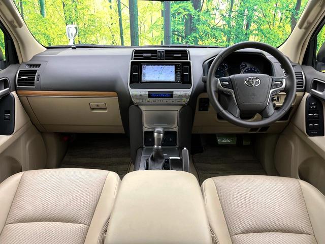 ランドクルーザープラド ＴＸ　Ｌパッケージ　サンルーフ　ＳＤナビ　禁煙車　後席モニター　バックカメラ　シートベンチレーション　ＥＴＣ　パワーシート　レーダークルーズ　セーフティセンス　純正１９インチアルミ　４ＷＤ　スマートキー　オートエアコン（2枚目）