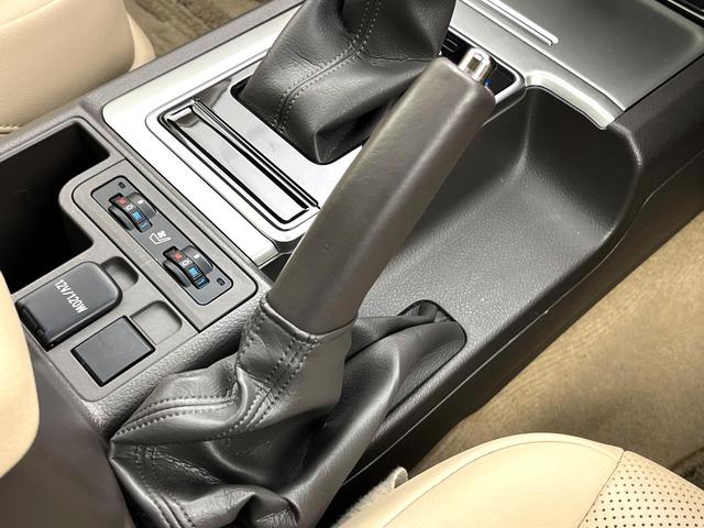 ランドクルーザープラド ＴＸ　Ｌパッケージ　サンルーフ　ＳＤナビ　禁煙車　後席モニター　バックカメラ　シートベンチレーション　ＥＴＣ　パワーシート　レーダークルーズ　セーフティセンス　純正１９インチアルミ　４ＷＤ　スマートキー　オートエアコン（38枚目）