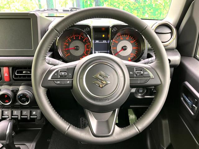 ジムニー ＸＣ　届出済未使用車　４ＷＤ　ターボ　セーフティサポート　クルーズコントロール　シートヒーター　オートエアコン　純性革巻ステアリング　ＬＥＤヘッド　純正１６インチアルミ　スマートキー　オートライト（11枚目）