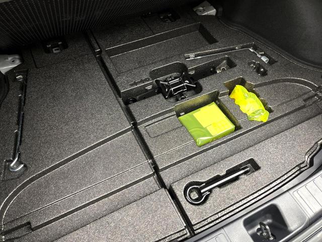 プリウス Sツーリングセレクション 禁煙車 セーフティセンス BIGX9型ナビ バックカメラ レーダークルーズコントロール シートヒーター ETC LEDヘッド オートライト 横滑り防止装置 純正17インチアルミ  スマートキー(37枚目)