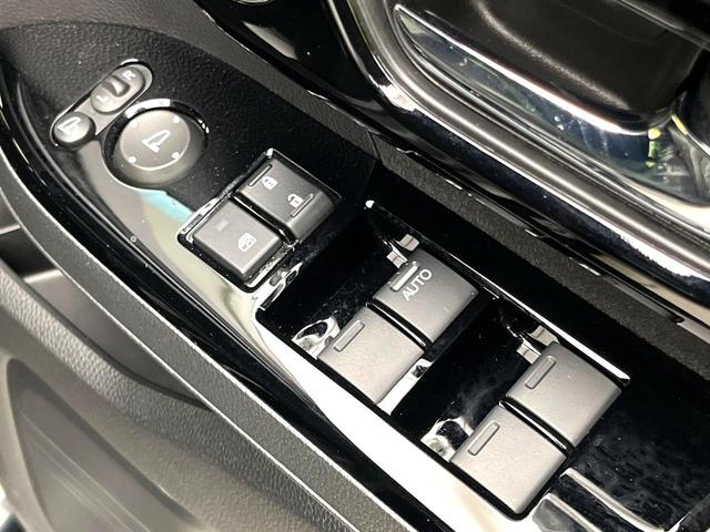 N-BOXカスタム Lターボ 禁煙車 純正ナビ バックカメラ ターボ 両側電動スライドドア シートヒーター ホンダセンシング ETC パドルシフト オートライト オートエアコン 純正15インチアルミ LEDヘッド スマートキー(21枚目)