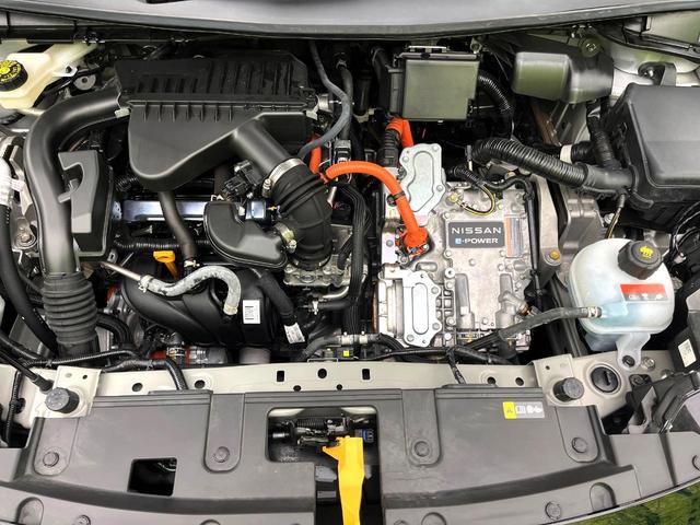 オーラ ニスモ 禁煙車 純正9型ナビ 全周囲カメラ プロパイロット インテリジェントエマージェンシーブレーキ ステアリングヒーター 純正17インチアルミ LEDヘッド ETC ドラレコ スマートキー オートライト(18枚目)