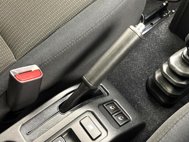 ジムニーノマド FC 禁煙車 純正ディスプレイオーディオ バックカメラ セーフティサポート レーダークルーズコントロール シートヒーター オートエアコン オートライト 電動格納ミラー 純正15インチアルミ LEDヘッド(37枚目)