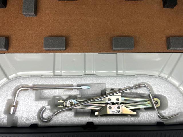 ジムニーノマド FC 禁煙車 純正ディスプレイオーディオ バックカメラ セーフティサポート レーダークルーズコントロール シートヒーター オートエアコン オートライト 電動格納ミラー 純正15インチアルミ LEDヘッド(45枚目)