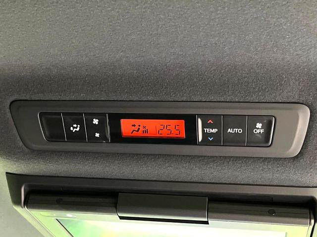 エスクァイア ハイブリッドＧｉ　プレミアムパッケージ　フリップダウンモニター　純正１０インチナビ　バックカメラ　トヨタセーフティセンス　両側パワースライドドア　シートヒーター　ステアリングヒーター　ドライブレコーダー　スマートキー　ＬＥＤヘッドライト（6枚目）