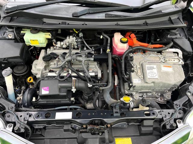 カローラフィールダー ハイブリッドG エアロツアラー・ダブルバイビー 禁煙車 純正SDナビ オートエアコン キーレス ETC 電動格納ドアミラー HIDヘッドライト 純正15インチアルミホイール ステアリングスイッチ アイドリングストップ HIDフロントフォグランプ(18枚目)