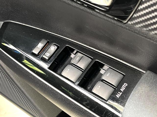 カローラフィールダー ハイブリッドG エアロツアラー・ダブルバイビー 禁煙車 純正SDナビ オートエアコン キーレス ETC 電動格納ドアミラー HIDヘッドライト 純正15インチアルミホイール ステアリングスイッチ アイドリングストップ HIDフロントフォグランプ(32枚目)