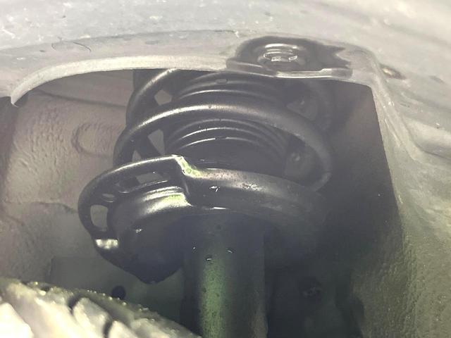 スイフト ＸＧ　禁煙車　ＫＥＮＷＯＯＤナビ　ＣＤ　ＤＶＤ再生　ＬＥＤヘッドライト　オートエアコン　スマートキー　１５インチアルミホイール　電動格納ミラー　横滑り防止装置　フロアマット（23枚目）