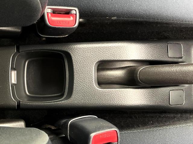 スイフト ＸＧ　禁煙車　ＫＥＮＷＯＯＤナビ　ＣＤ　ＤＶＤ再生　ＬＥＤヘッドライト　オートエアコン　スマートキー　１５インチアルミホイール　電動格納ミラー　横滑り防止装置　フロアマット（28枚目）