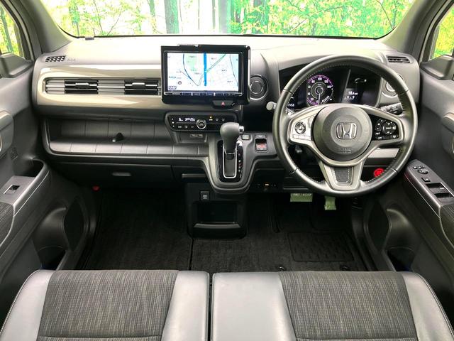 N-WGNカスタム L・ターボホンダセンシング パドルシフト 9インチナビ バックカメラ シートヒーター ETC 純正革巻きステアリング LEDヘッドライト 純正15インチアルミ Bluetooth再生 フルセグTV 電子パーキング 禁煙車(2枚目)