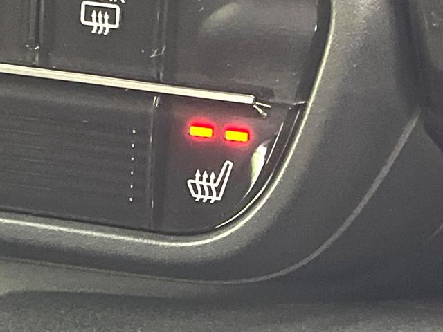 N-WGNカスタム L・ターボホンダセンシング パドルシフト 9インチナビ バックカメラ シートヒーター ETC 純正革巻きステアリング LEDヘッドライト 純正15インチアルミ Bluetooth再生 フルセグTV 電子パーキング 禁煙車(6枚目)