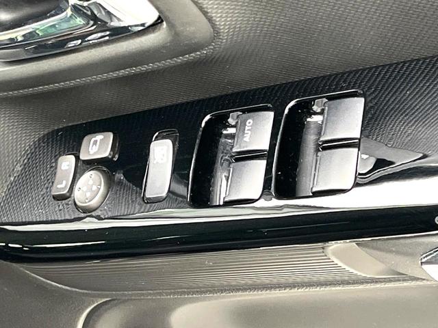 スペーシアカスタム ハイブリッドXSターボ 禁煙車 純正9型ナビ 全周囲カメラ 両側パワースライドドア コーナーセンサー LEDヘッドライト 純正15インチアルミ スマートキー 純正革巻きステアリング アイドリングストップ ドラレコ ETC(37枚目)
