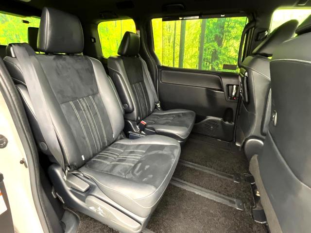 エスクァイア ハイブリッドGiプレミアムパッケジブラックテーラード 禁煙車 純正9型ナビ バックカメラ シートヒーター 両側電動スライドドア LEDヘッド セーフティセンス 純正15インチアルミ スマートキー ETC オートエアコン クルコン オートライト(8枚目)