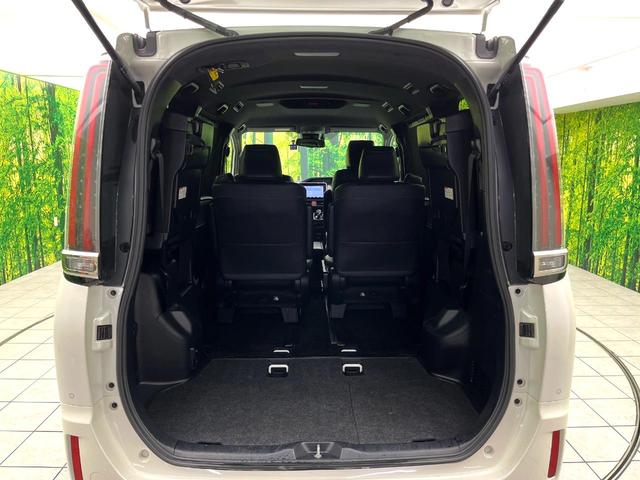 エスクァイア ハイブリッドGiプレミアムパッケジブラックテーラード 禁煙車 純正9型ナビ バックカメラ シートヒーター 両側電動スライドドア LEDヘッド セーフティセンス 純正15インチアルミ スマートキー ETC オートエアコン クルコン オートライト(10枚目)