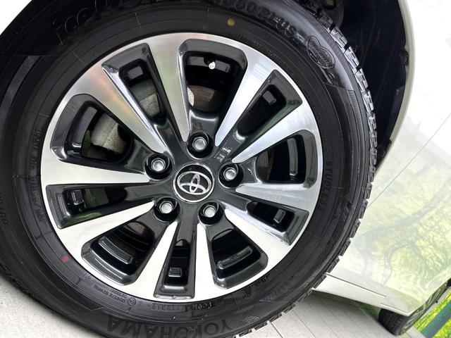 エスクァイア ハイブリッドGiプレミアムパッケジブラックテーラード 禁煙車 純正9型ナビ バックカメラ シートヒーター 両側電動スライドドア LEDヘッド セーフティセンス 純正15インチアルミ スマートキー ETC オートエアコン クルコン オートライト(13枚目)