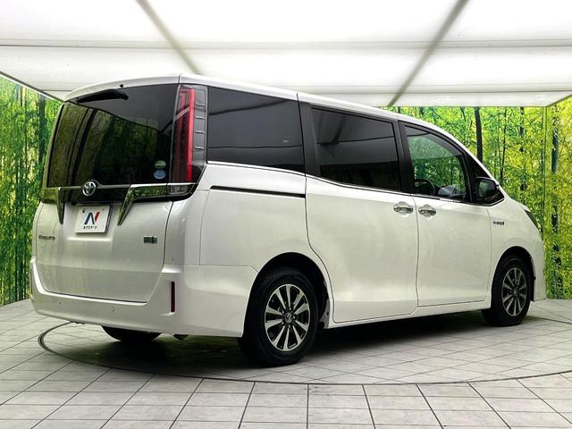 エスクァイア ハイブリッドGiプレミアムパッケジブラックテーラード 禁煙車 純正9型ナビ バックカメラ シートヒーター 両側電動スライドドア LEDヘッド セーフティセンス 純正15インチアルミ スマートキー ETC オートエアコン クルコン オートライト(17枚目)