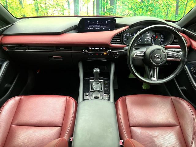 MAZDA3ファストバック Xバーガンディ セレクション 全周囲カメラ 衝突被害軽減システム レーダークルーズ 禁煙車 レザーシート パワーシート コーナーセンサー スマートキー LEDヘッド ビルトインETC オートハイビーム 車線逸脱警報 オートライト(2枚目)