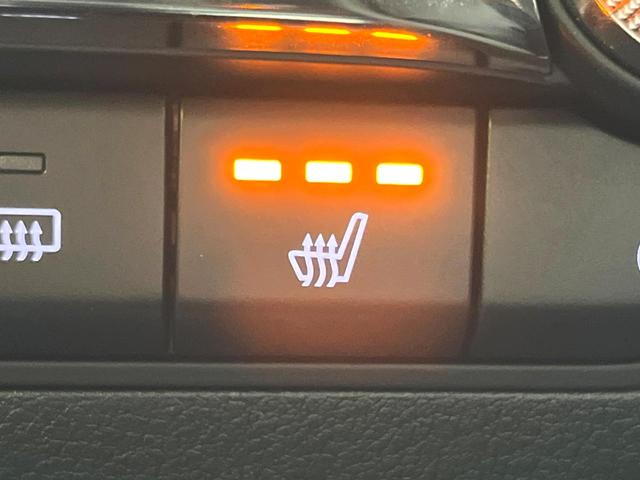 MAZDA3ファストバック Xバーガンディ セレクション 全周囲カメラ 衝突被害軽減システム レーダークルーズ 禁煙車 レザーシート パワーシート コーナーセンサー スマートキー LEDヘッド ビルトインETC オートハイビーム 車線逸脱警報 オートライト(29枚目)