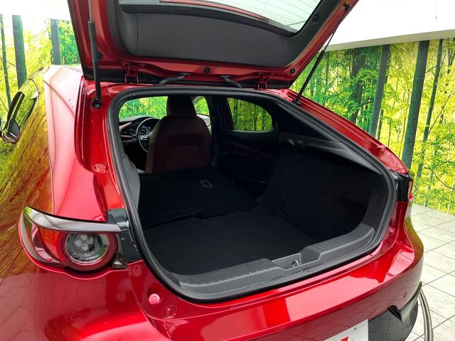 MAZDA3ファストバック Xバーガンディ セレクション 全周囲カメラ 衝突被害軽減システム レーダークルーズ 禁煙車 レザーシート パワーシート コーナーセンサー スマートキー LEDヘッド ビルトインETC オートハイビーム 車線逸脱警報 オートライト(49枚目)