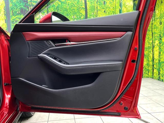 MAZDA3ファストバック Xバーガンディ セレクション 全周囲カメラ 衝突被害軽減システム レーダークルーズ 禁煙車 レザーシート パワーシート コーナーセンサー スマートキー LEDヘッド ビルトインETC オートハイビーム 車線逸脱警報 オートライト(52枚目)