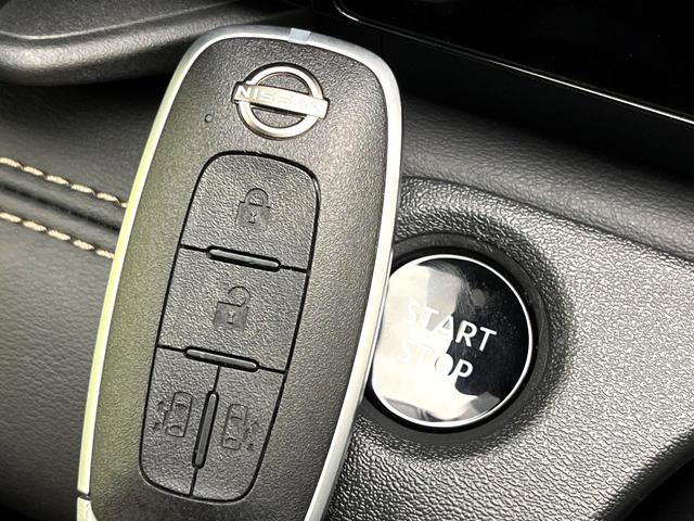 セレナ e-パワー ハイウェイスターV フリップダウンモニター 純正12インチナビ 全周囲カメラ プロパイロット 禁煙車 デジタルインナーミラー 両側電動スライドドア シートヒーター ステアリングヒーター LEDヘッド スマートキー ETC(35枚目)