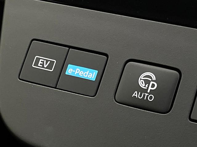 セレナ e-パワー ハイウェイスターV フリップダウンモニター 純正12インチナビ 全周囲カメラ プロパイロット 禁煙車 デジタルインナーミラー 両側電動スライドドア シートヒーター ステアリングヒーター LEDヘッド スマートキー ETC(43枚目)