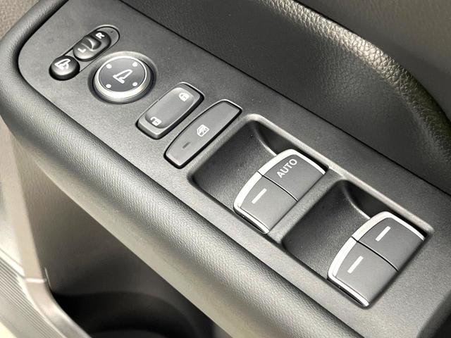 ステップワゴン ｅ：ＨＥＶスパーダ　登録済未使用車　純正１１．４型ナビ　バックカメラ　アダプティブクルーズコントロール　ブラインドスポットモニター　両側電動スライドドア　パワーバックドア　ＬＥＤヘッド　ハーフレザーシート　電子パーキング（35枚目）