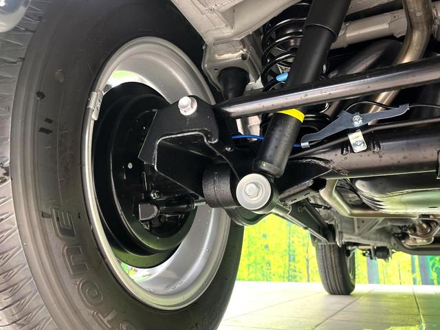 ジムニー ＸＣ　届出済未使用車　ターボ　４ＷＤ　スズキセーフティーサポート　スマートキー　シートヒーター　車線逸脱警報　ダウンヒルアシスト　純正１６インチアルミホイール　ＬＥＤヘッドライト　純正革巻きステアリング（20枚目）