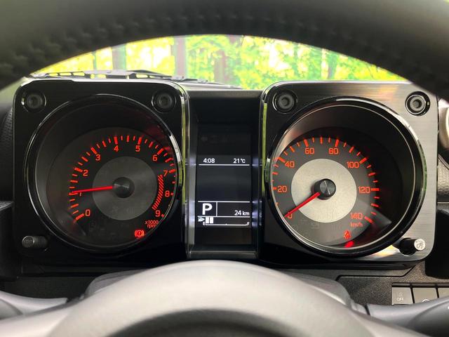 ジムニー ＸＣ　届出済未使用車　ターボ　４ＷＤ　スズキセーフティーサポート　スマートキー　シートヒーター　車線逸脱警報　ダウンヒルアシスト　純正１６インチアルミホイール　ＬＥＤヘッドライト　純正革巻きステアリング（23枚目）