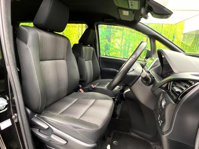 ヴォクシー ZS 煌 セーフティセンス 純正9インチナビ バックカメラ 両側電動ドア フルセグTV スマートキー ETC 禁煙車 LEDヘッド ダブルエアコン Bluetooth再生 スマートキー クルーズコントロール(7枚目)