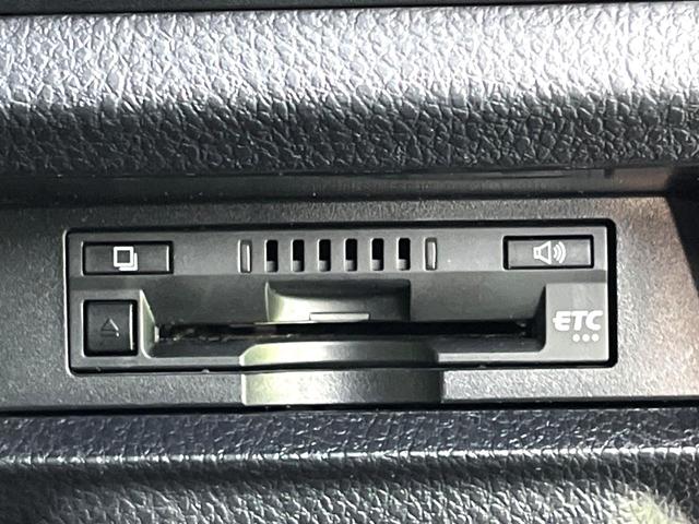 ヴォクシー ZS 煌 セーフティセンス 純正9インチナビ バックカメラ 両側電動ドア フルセグTV スマートキー ETC 禁煙車 LEDヘッド ダブルエアコン Bluetooth再生 スマートキー クルーズコントロール(24枚目)